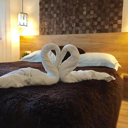 Bukowianski Dworek Bed & Breakfast Буковина Татжанска Екстериор снимка